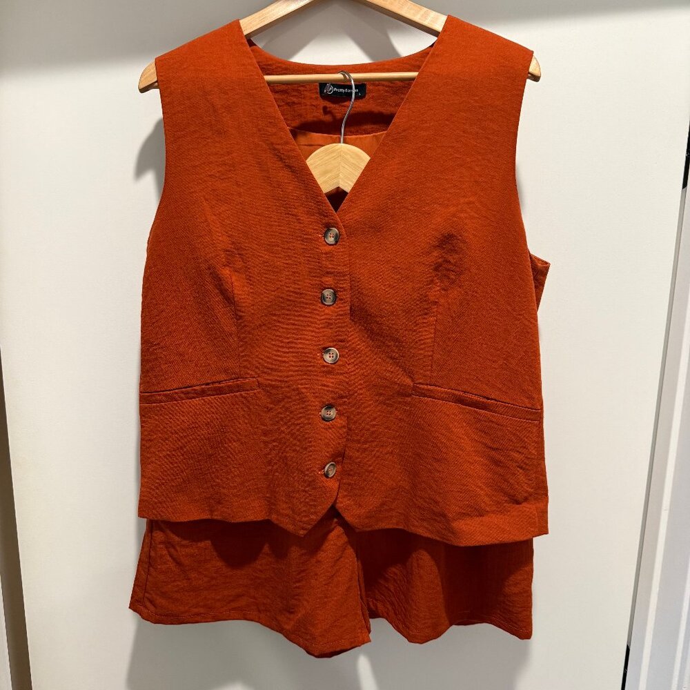 Vest and short set - size Large - burnt orange